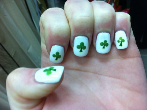 green 4 leaf clover nail art for St. Patrick's Day